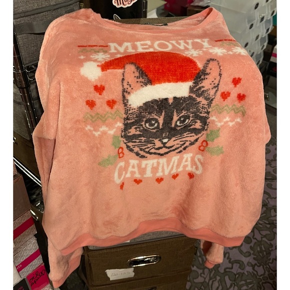NEW • Meowy Catmas Sweatshirt 😻 - Picture 5 of 5